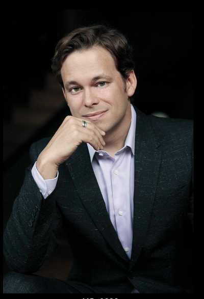 RYAN MCADAMS sul podio dell’Orchestra RAI per WEBER e BRAHMS