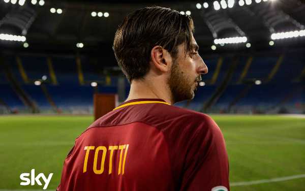 SPERAVO DE MORÌ PRIMA - Ilary Blasi/Greta Scarano e Totti nella nuova serie su Sky e NOW TV