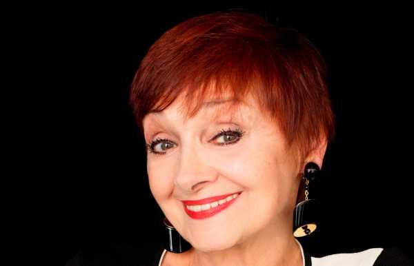 Cortinametraggio, il Festival diretto da Maddalena Mayneri annuncia la giuria della storica sezione Cortometraggi diretta da Niccolò Gentili. La XVI edizione del Festival si svolgerà in forma ibrida con gli ospiti in presenza e i corti e i registi del concorso in streaming su mymovies.it dal 22 al 28 marzo 2021 nel pieno rispetto delle normative anti Covid-19. In giuria quest’anno a Cortinametraggio le attrici Claudia Gerini e Milena Vukotic, la regista Cinzia Th Torrini, il produttore Nicola Giuliano, l’attrice e modella Giusy Buscemi e Gianluca Guzzo direttore di MyMovies, piattaforma che ospiterà la parte online del Festival. I giurati della terza edizione dei Corti in Sala in partnership con Vision Distribution saranno: l’attore e regista Lillo Petrolo, Laura Mirabella, Direttore Marketing di Vision, Davide Novelli, Direttore della Distribuzione di Vision, e Margherita Amedei Senior Director di Sky Cinema. Il Miglior Corto in Sala sarà messo in testa a uno dei film del suo listino nel corso dell’anno successivo, compatibilmente con la disponibilità dei circuiti cinematografici che aderiranno all’iniziativa. Vision Distribution con questo premio continua a guardare al panorama dei talenti emergenti del cortometraggio. Per la Sezione Cortometraggi oltre al Premio, in denaro, al miglior corto assoluto, ci saranno il Premio al miglior attore, alla miglior attrice, alla migliore scenografia e alla migliore fotografia. A presentare le serate della kermesse Roberto Ciufoli, Anna Ferzetti e Liliana Fiorelli. Volto di quest’anno è la giovanissima attrice Jenny De Nucci protagonista della locandina del festival e che a Cortina passerà il testimone per l’edizione 2022. Tra i Partner Istituzionali della XVI edizione di Cortinametraggio il MiBACT - Ministero dei Beni e delle Attività Culturali, la Regione del Veneto, la Provincia di Belluno con Rete Eventi Cultura, il Comune Cortina d’Ampezzo con Cortina Marketing, NuovoIMAIE, FICTS - Federation Internationale Cinema Television Sportifs, Anec-Fice, il SNGCI – Sindacato Nazionale Giornalisti Cinematografici Italiani, il CSC - Centro Sperimentale di Cinematografia, CNA Cinema e Audiovisivo. Main Partner Dolomia, Vision Distribution, Dream Film e Moretti & Petrassi Holding. Gold Partner Parc Hotel Victoria, Hotel de La Poste. Silver Partner IVDR, La cooperativa di Cortina. Main Media Partner Ciak.
