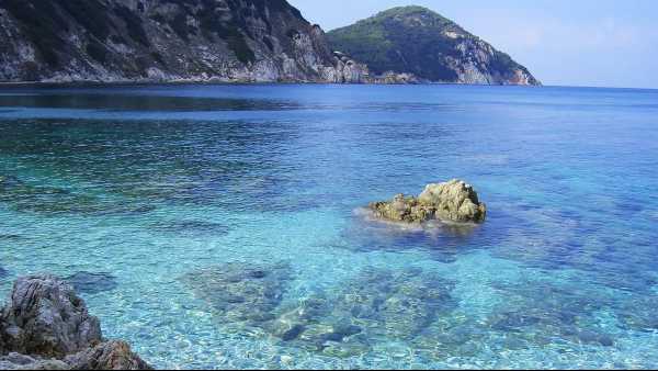 Oggi in TV: "Stop and go" all'isola d'Elba - Su Rai2 con Laura Forgia e Marco Mazzocchi