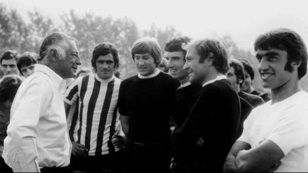 Oggi in TV: Il centenario della nascita dell'Avvocato e la nuova "Rossa" a Dribbling, Rai2 - Focus sulla Juve e un'intervista esclusiva a lady Dzeko