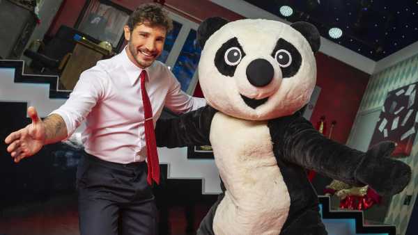 Stasera in TV: "I Grandi Miti" a "Stasera tutto è possibile", su Rai2 - Settima puntata del comedy show condotto da Stefano De Martino Stasera in TV: "I Grandi Miti" a "Stasera tutto è possibile", su Rai2 - Settima puntata del comedy show condotto da Stefano De Martino