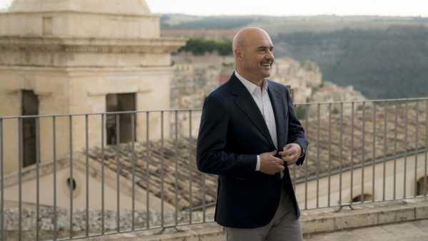 Stasera in TV: Torna su Rai1 il Commissario Montalbano con "Il metodo Catalanotti" - Con Luca Zingaretti in prima serata lunedì 8 marzo