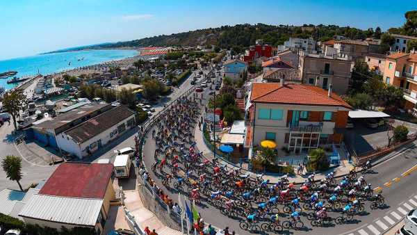 Oggi in TV: E' la "Tirreno", ma sembra il Giro - Torna la Corsa dei due Mari, tutta su Rai2