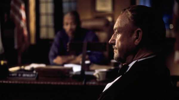 Stasera in TV: "Under Suspicion" in prima serata su Rai Movie (canale 24) - Diretto da Stephen Hopkins con Gene Hackman, Morgan Freeman e Monica Bellucci