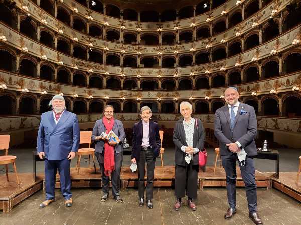 Teatro Ferrara - talk per la Festa delle Donne, Moni Ovadia: "Riflessione a più voci sulla questione femminile dalle Sacre scritture a oggi"