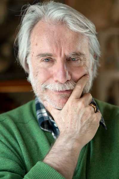 Dopo il suo clamoroso successo sul web, lo psichiatra PAOLO CREPET darà vita allo spettacolo teatrale “OLTRE LA TEMPESTA”, tratto dal suo omonimo libro in uscita il 18 maggio.