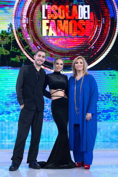 Stasera in TV: secondo appuntamento con "L'isola dei famosi"