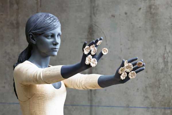 CuriosArte: Ceppi di tiglio, intagliati dal colore e dalla bellezza