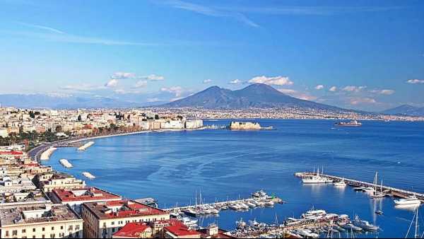 Oggi in Radio: "It's now or never" parte da Napoli "delle meraviglie" - RadioLive e il patrimonio artistico e culturale della città