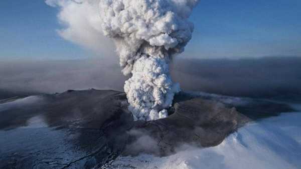 Oggi in TV: A "Ossi di seppia" l'eruzione del vulcano Eyjafjallajökull - In esclusiva su RaiPlay dal 13 aprile
