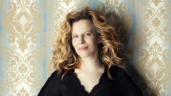 Stasera in TV: Su Rai Storia (canale 54) "Il segno delle donne" - Sonia Bergamasco è Margherita Sarfatti