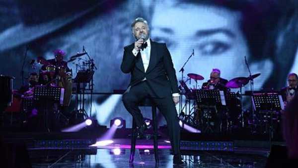 Stasera in TV: Su Rai1 "Una serata tra amici" con Christian De Sica - Ospiti d'eccezione Carlo Verdone e Maria Rosa De Sica