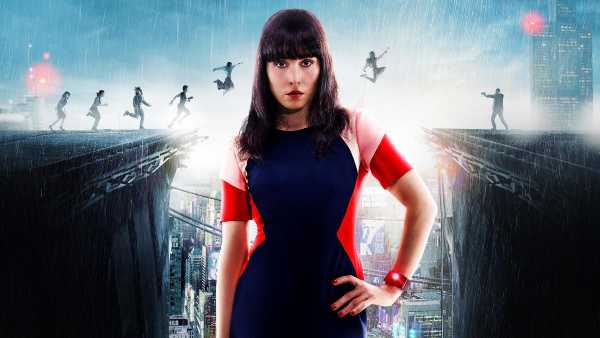 Stasera in TV: Con "Seven Sisters" Rai4 chiude "Obiettivo Mondo" - Noomi Rapace protagonista in sette ruoli diversi