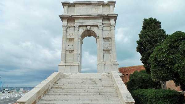 Oggi in TV: Storia delle nostre città - Con Rai Storia (canale 54) ad Ancona