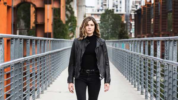 Stasera in TV: Torna su Rai1 "La Fuggitiva" - Diretta da Carlo Carlei con Vittoria Puccini, Pina Turco e Sergio Romano