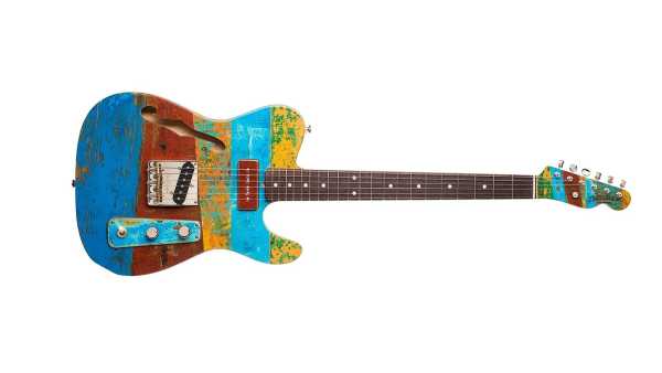 Oggi in TV: A "TgR Mediterraneo" la chitarra fatta con il legno dei barconi - Su Rai3 anche nel cuore di Marrakech  