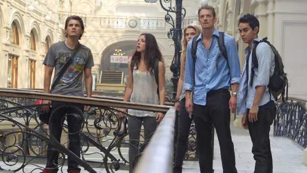 Stasera in TV: Serata fantascienza su Rai4 (canale 21) con "L'ora nera" - Diretto da Chris Gorak con Emile Hirsch e Rachael Taylor