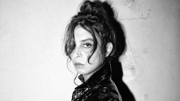 Oggi in Radio: A Frame la musica alternativa di Serena Altavilla - Su RadioLive "Morsa", l'album di esordio
