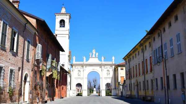 Oggi in Radio: "Le Casellanti" fanno tappa a Cherasco - Su Isoradio, alla scoperta del borgo del cuneese