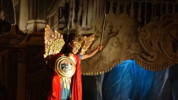 Oggi in TV: Omaggio a Roberto De Simone - Su Rai5 (canale 23) Trianon Opera