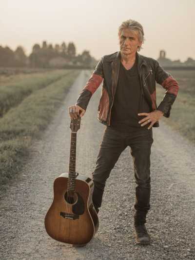 LUCIANO LIGABUE: rinviato "30 ANNI IN UN (NUOVO) GIORNO", l'evento alla RCF Arena di Reggio Emilia (Campovolo)