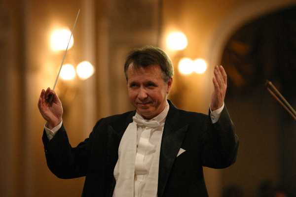 Mikhail Pletnev e Alexander Malofeev in diretta dal Teatro Lirico di Cagliari