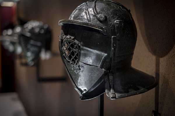 "I Gladiatori ti aspettano" al MANN. Parte la campagna Facebook ed Instagram per raccontare la mostra in attesa della riapertura