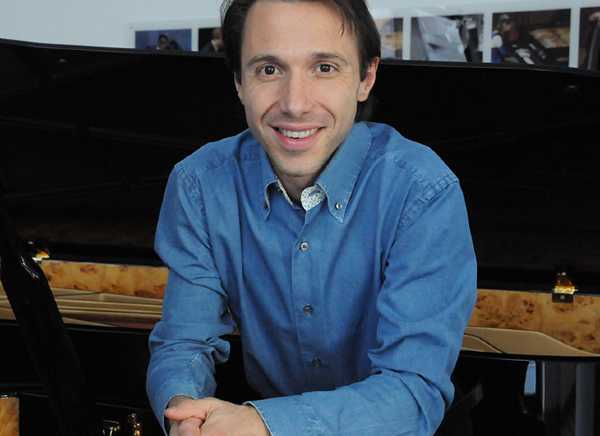Il pianoforte di Maurizio Baglini e la bacchetta di Stefano Conticello per un “TUTTO MOZART”