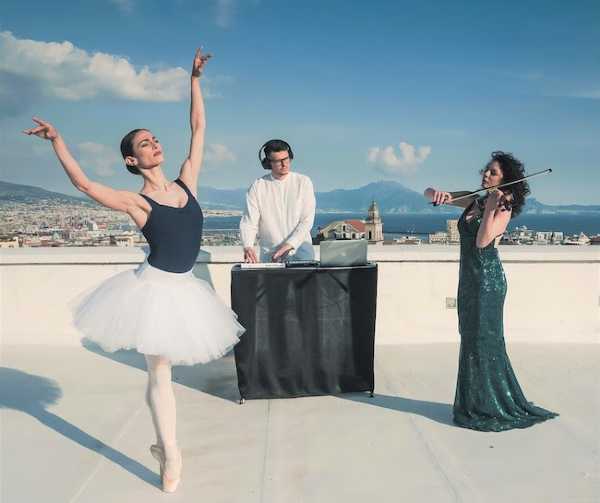 Luisa Ieluzzi, ballerina Solista del Teatro San Carlo incontra il duo Napoletano KamAak in occasione della Giornata Internazionale della Danza