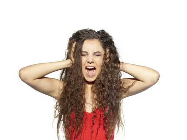 NINFEA: “Ad occhi aperti” è l’esordio in radio della giovane cantautrice trentina che dà voce gli adolescenti