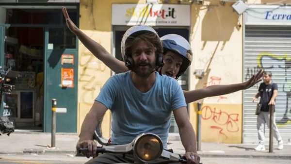 Su Rai2 "A Napoli non piove mai" con Sergio Assisi. Una storia sul valore dell'amicizia