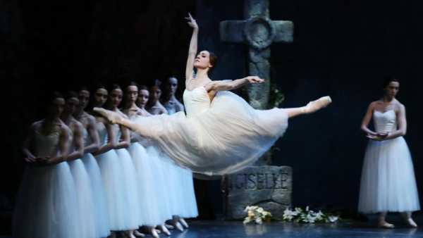 Oggi in TV: Il "Corpo di ballo" di Rai5 (canale 23) - La danza e lo specchio