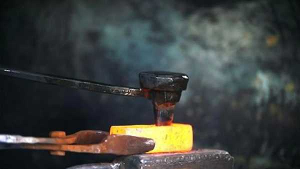 Oggi in TV: L'arte e l'ingegno - Su Rai5 (canale 23) la lavorazione del metallo