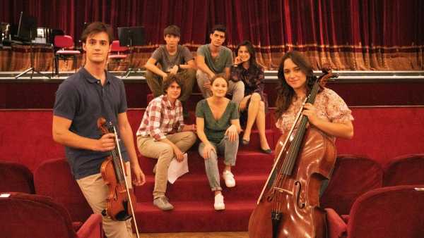Stasera in TV: Tornano i sette giovani musicisti de "La compagnia del cigno 2" - Con Alessio Boni in prima serata su Rai1