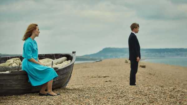 Stasera in TV: In prima visione su Rai Movie (canale 24) "Chesil Beach - Il segreto di una notte" - Un film di Dominic Cooke con Saoirse Ronan, Billy Howle, Anne-Marie Duff