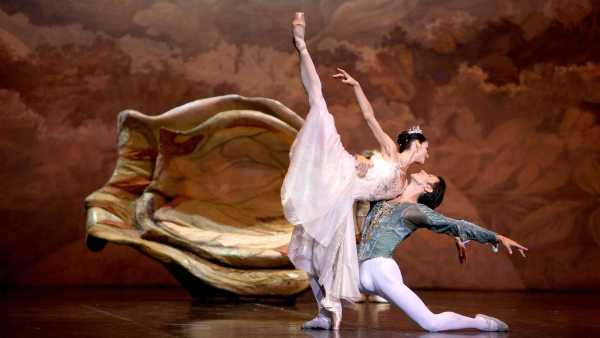 Oggi in TV: Su Rai5 (canale 23) il "Sogno di una notte di mezza estate". Con Alessandra Ferri, Roberto Bolle e Massimo Murru