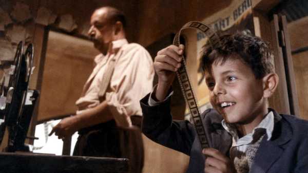 Oggi in TV: "Nuovo cinema Paradiso" di Giuseppe Tornatore su Rai Movie (canale 24) - Oscar come miglior film straniero e Gran Premio Speciale della Giuria al Festival di Cannes