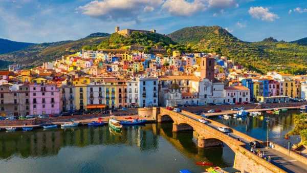 Oggi in Radio: "Le Casellanti" a Bosa per imparare il dialetto della Sardegna occidentale - Su Isoradio, con Nicoletta Simeone