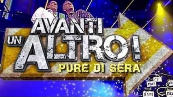 Stasera in TV: AD "AVANTI UN ALTRO! PURE DI SERA" ospiti Enzo Salvi, Laura Freddi, Toto' Schillaci e L'uomo Gatto