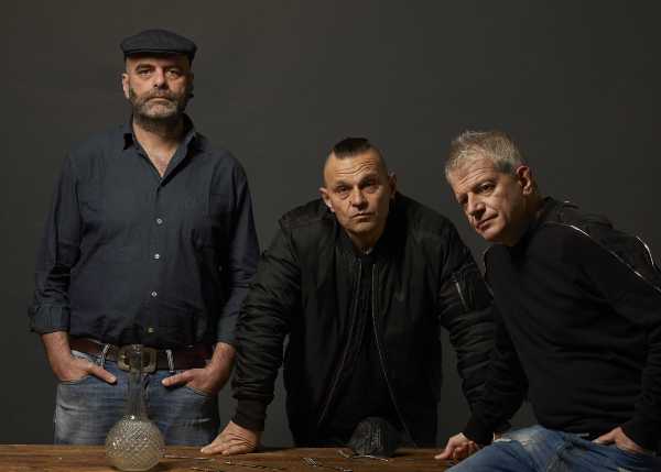 "NERO SU BIANCO", il singolo e video dei 99 POSSE pubblicato a un anno dalla morte di GEORGE FLOYD