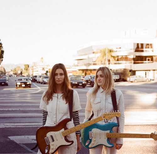 Il powerduo ALY & AJ pubblica un nuovo album e annuncia una data unica in Italia nel 2022
