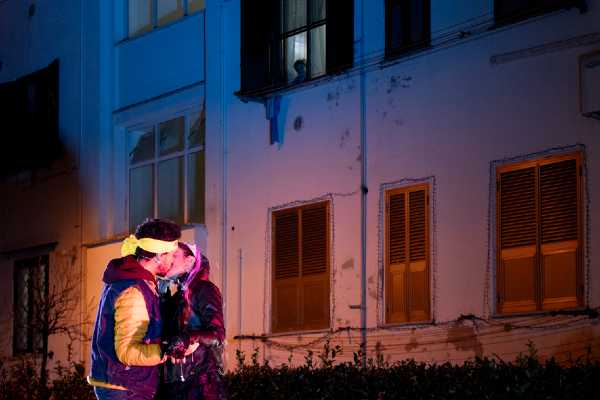 Torna Romeo e Giulietta negli ATER: il teatro nei cortili delle case popolari per La Città Ideale