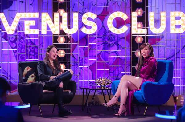 Stasera in TV: Anna Tatangelo tra gli ospiti della quarta puntata di “VENUS CLUB” condotto da Lorella Boccia