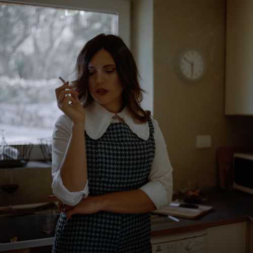 DITONELLAPIAGA, sensuale e psicotica femme fatale: è online il video di REPITO, fra atmosfere pulp e humor nero