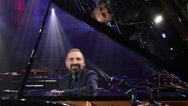 Stasera in TV: Bollani e la United Soloists Orchestra. Su Rai5 (canale 23) dal Ponchielli di Cremona