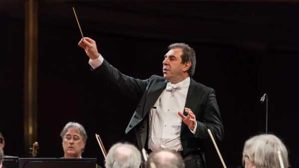 Stasera in TV: Daniele Gatti completa l'integrale delle Sinfonie di Brahms. Su Rai5 (canale 23) il secondo appuntamento con l'Orchestra Rai