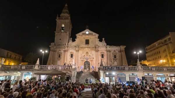 Oggi in Radio: A" Weekend Live" libri in festa a Ragusa - Su RadioLive il festival dedicato alla lettura