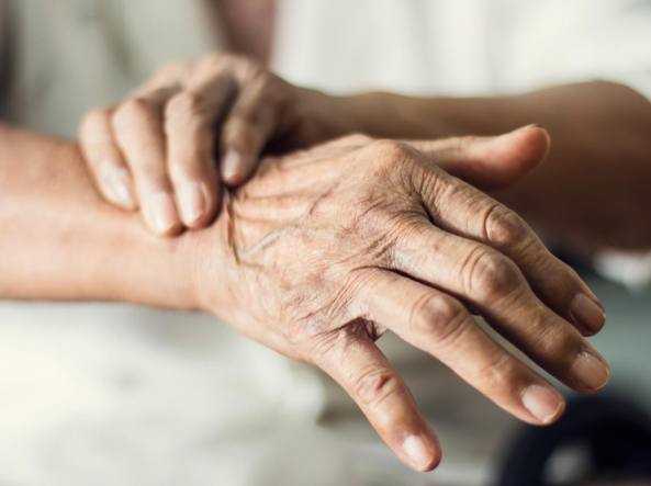 Parkinson: la presenza contemporanea di alcune varianti genetiche rare aumenta il rischio di malattia