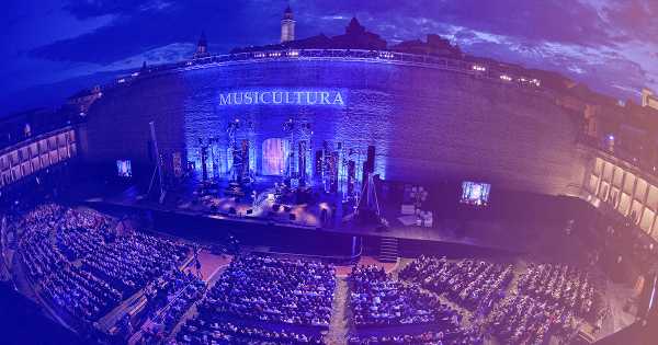 Oggi in Radio: Rai Radio1, Rai2, TGR e Rainews24 media partner di MUSICULTURA 2021 - Enrico Ruggeri e Veronica Maya conducono le serate finali